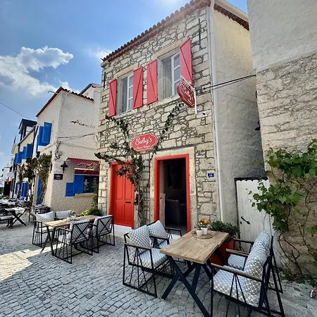 Sultys Koeyici Алачати